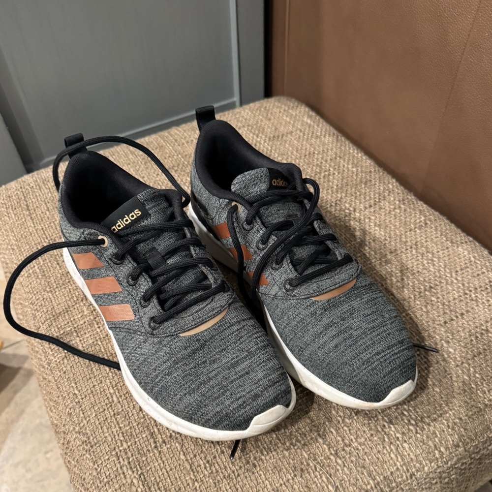 Adidas cloud form sneakers. Sz 8. Black / rose gold